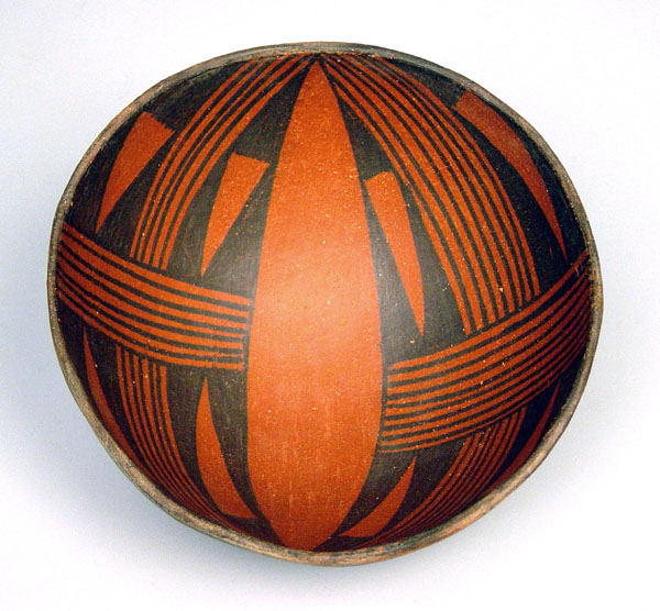 Tusayan Black-on-Red bowl viewed from above